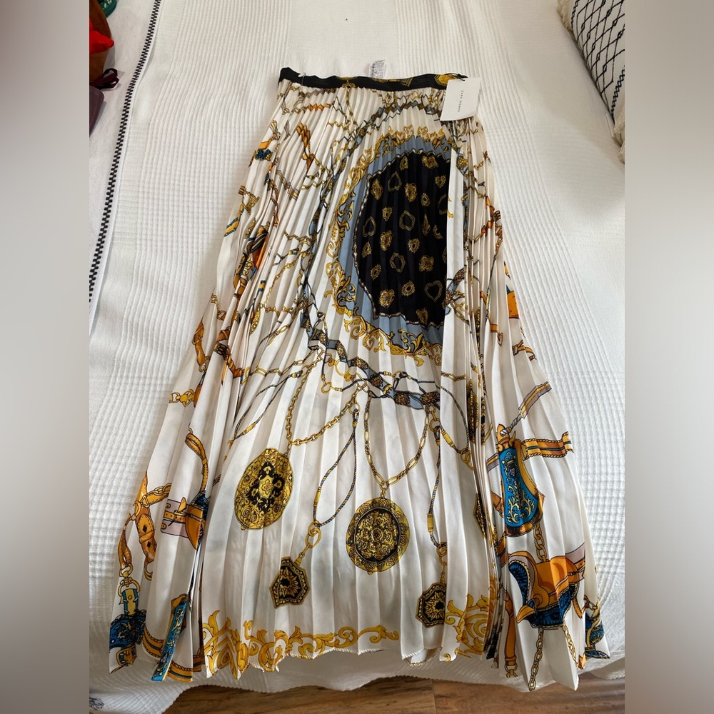 ZARA CHAIN PRINT PLEATED SKIRT